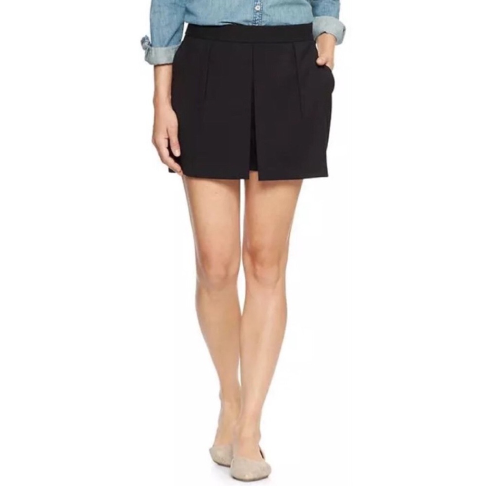 Gap Black Skorts